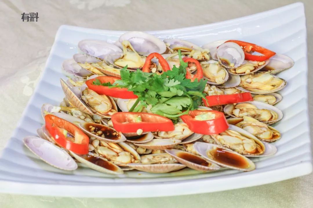 免费送生蚝!15年老字号!这碗鲜甜无骨的鲫鱼粥,驱车10公里也要去吃!