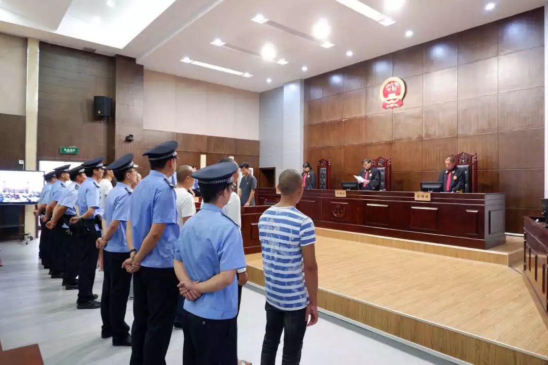永仁县开展扫黑除恶专项斗争以来,永仁法院通过依法审理涉恶犯罪案件