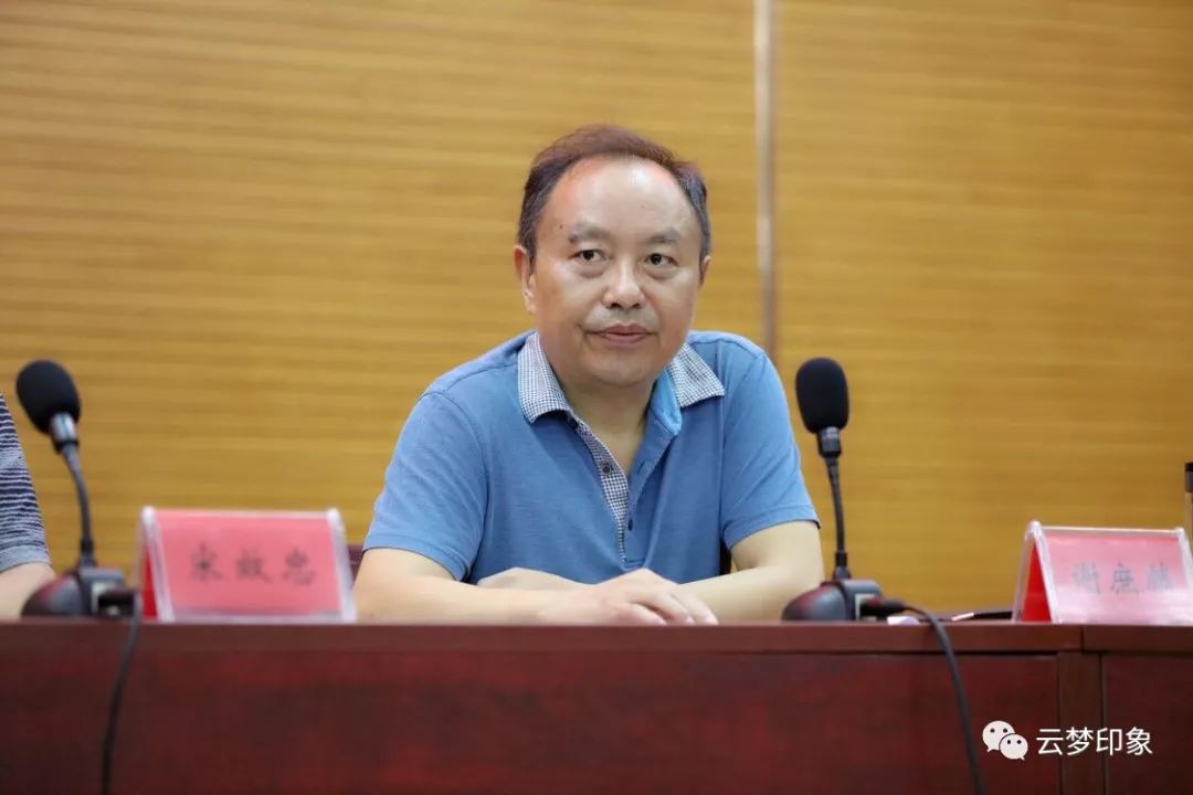 培训期间,湖北日报社孝感分社副社长宋效忠,荆楚网舆情分析师顾伟华