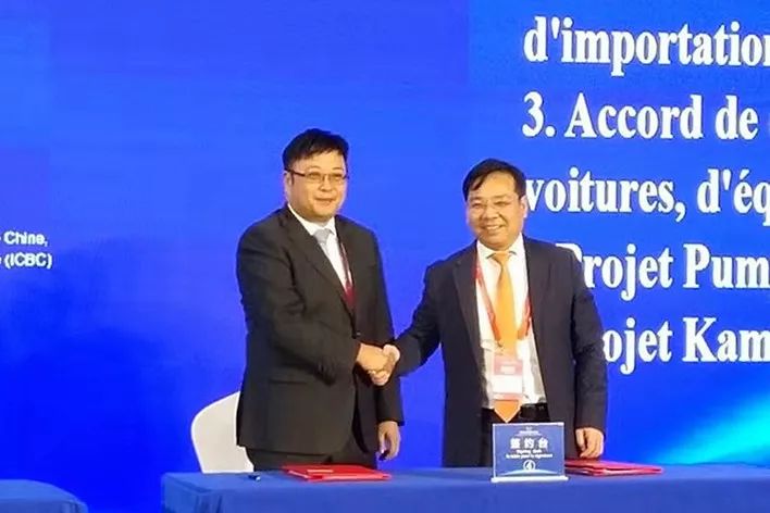 中非经贸博览会首日,三一与尼日利亚李氏集团签下大额合同,为本次博览