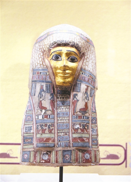 "埃及艳后"石雕半身像.