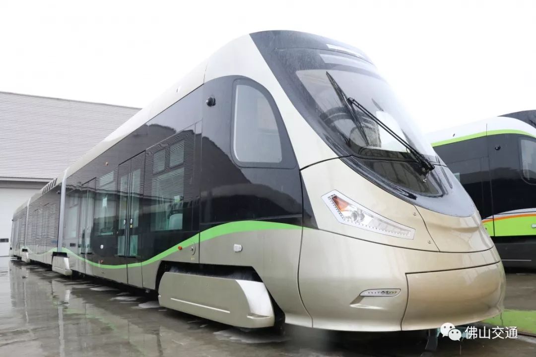 佛山地铁2号线首列车下线预计2021年9月实现载客试运营