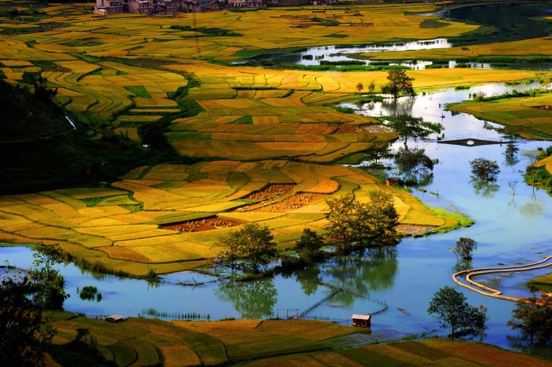 广南八宝上帝遗落凡间的画板