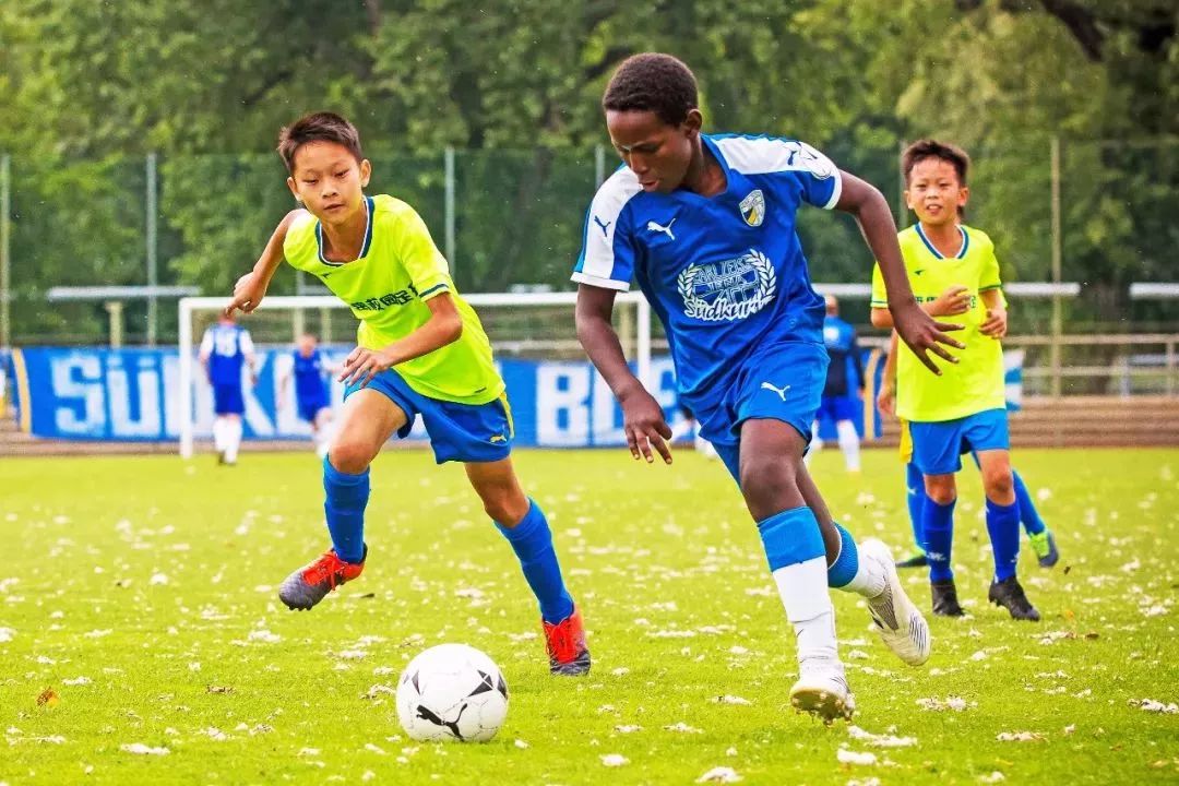 广州市番禺区少年足球队应邀赴德国捷克参加足球交流和比赛