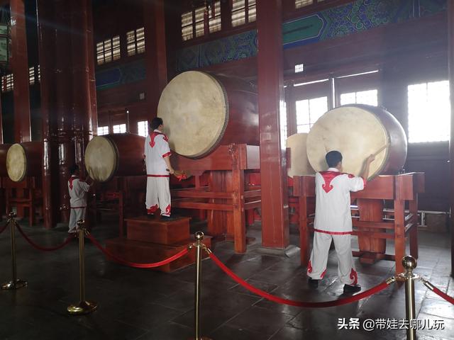 钟鼓是指什么时间,钟鼓之间是什么意思,钟鼓的中指什么时间_大山谷图库