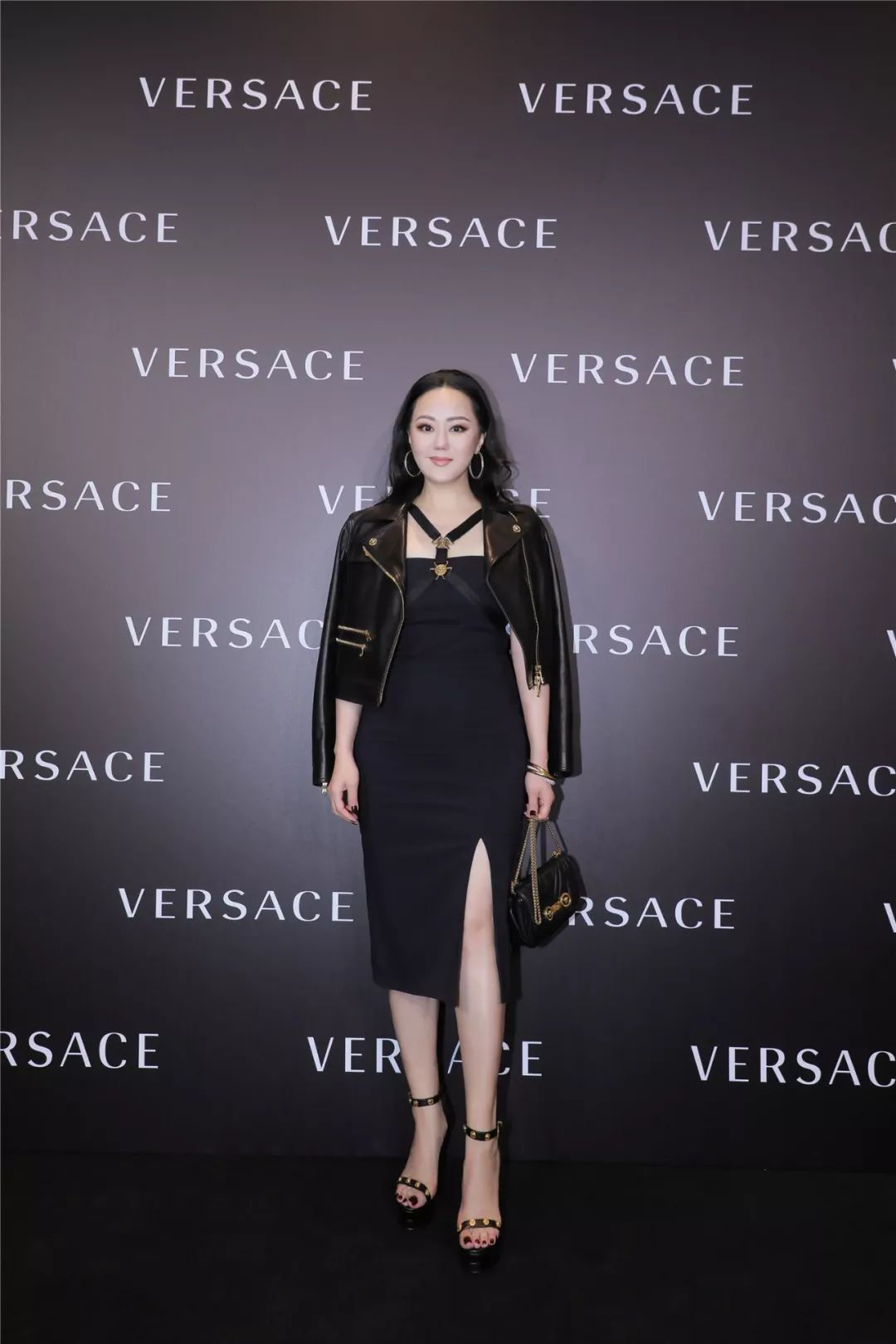 章小蕙:versace是我喜欢了很久的一个品牌,不管是比较夸张还是简单的