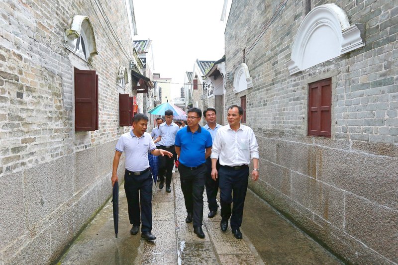 富川瑶族自治县委书记图片