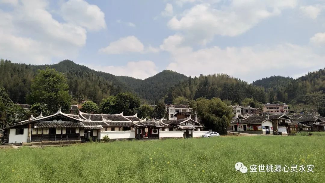 石峰村↑↓↓↓福建土樓之父——槐南鄉安貞堡↓↓↓↑青山巍峨映古堡