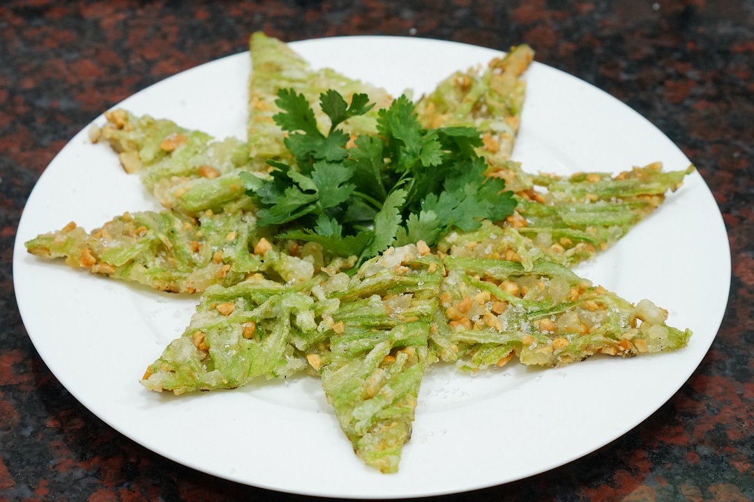 秋瓜烙潮汕人夏季爱吃这款小吃配料做法都告诉你上桌就光盘