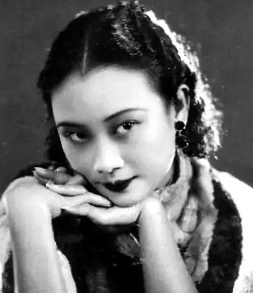 教师,演员,娼妓,阔小姐等等,这些角色可以说塑造的非常成功,为民国