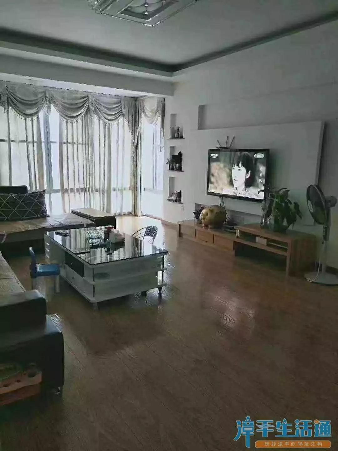 出售凯源电梯房中装修3房2厅高楼层123平方划片第二附小三中学区房