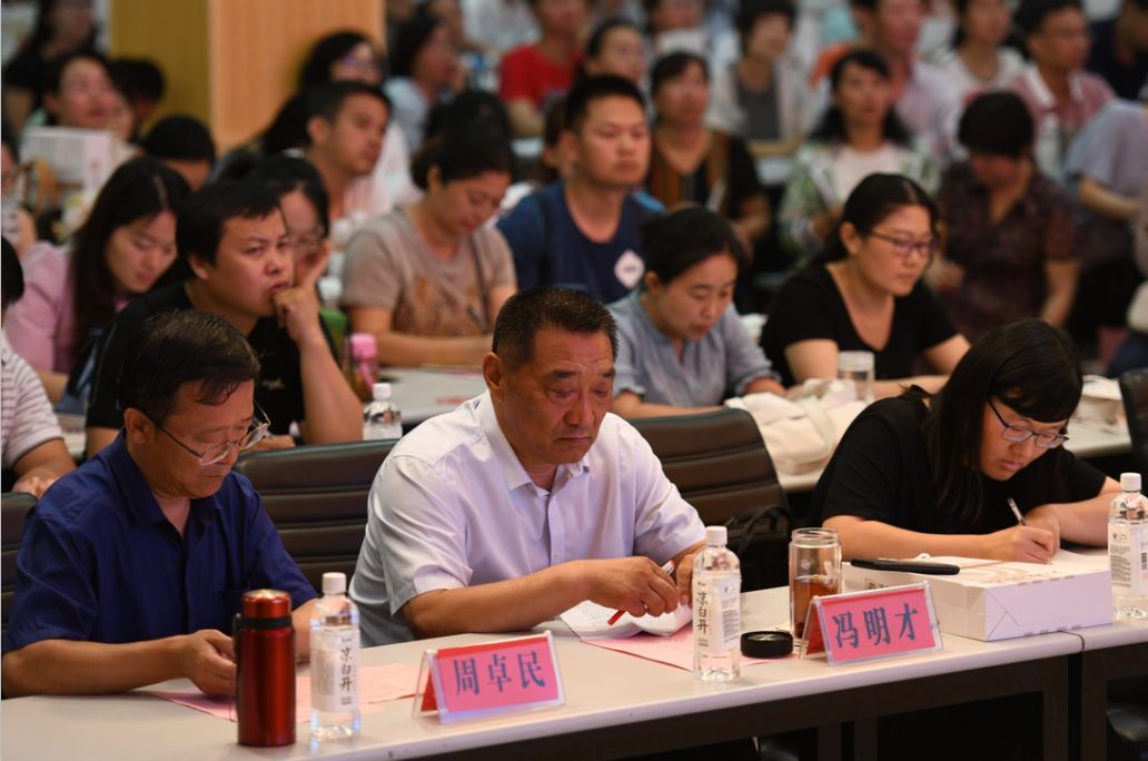 聊城市小学英语课题研讨现场会在冠县武训实验小学召开