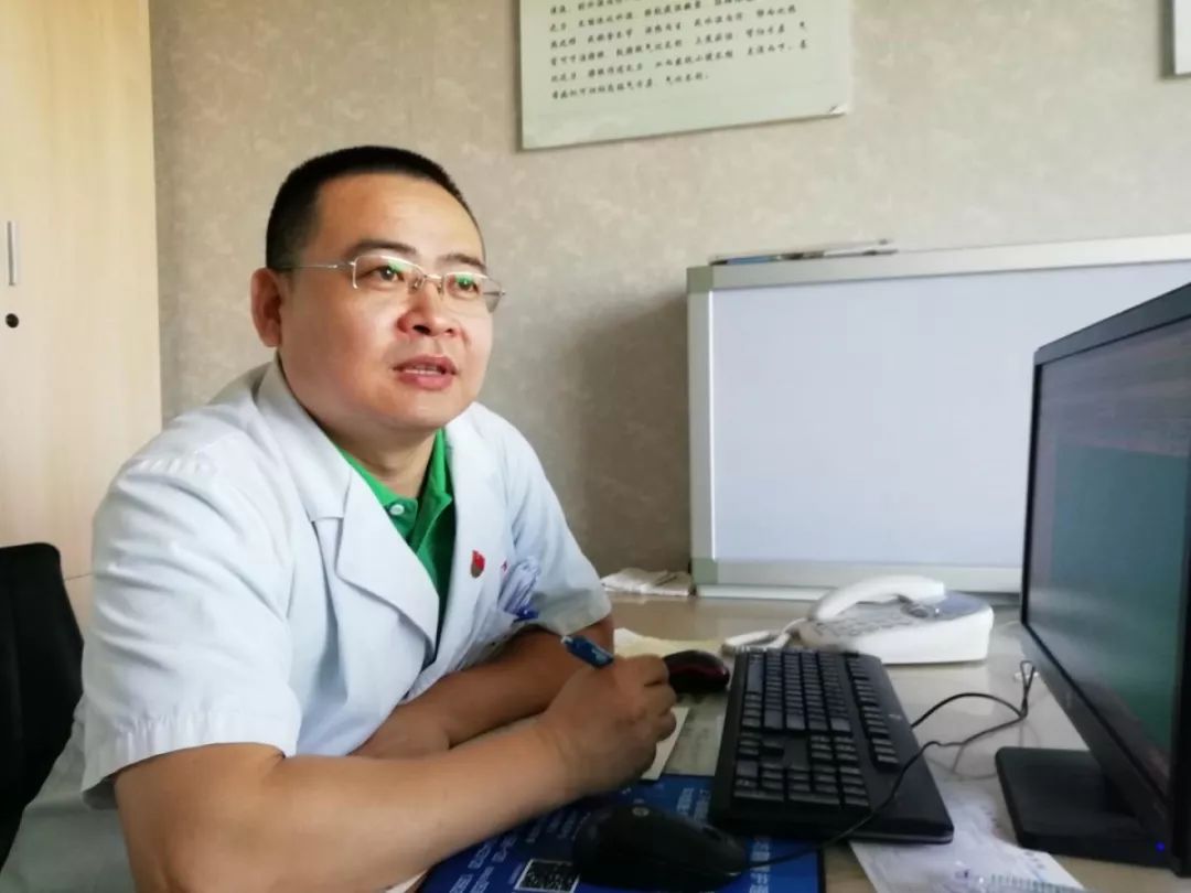 潍坊医生值班36小时累瘫在手术室视频火了