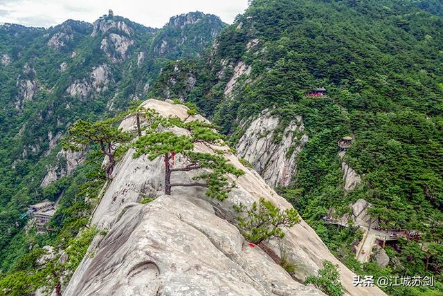 岭峭崖高一线天 · 壮观的大别山天堂寨哲人峰景色无限美