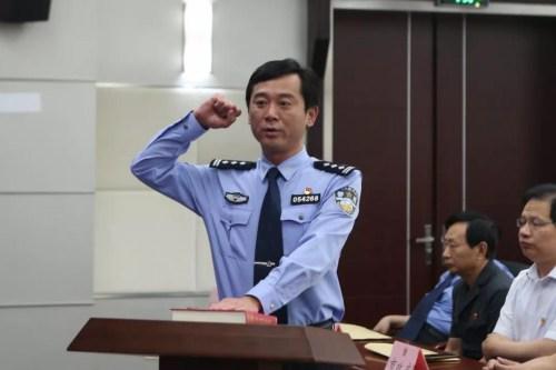 会议全票通过任命表决,任命陈旭为寿光市人民政府副市长,公安局局长