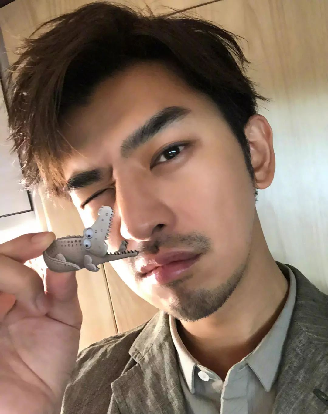 娱乐圈中留胡子的男星,第一个最有魅力,最后一个惨不忍睹_王传君
