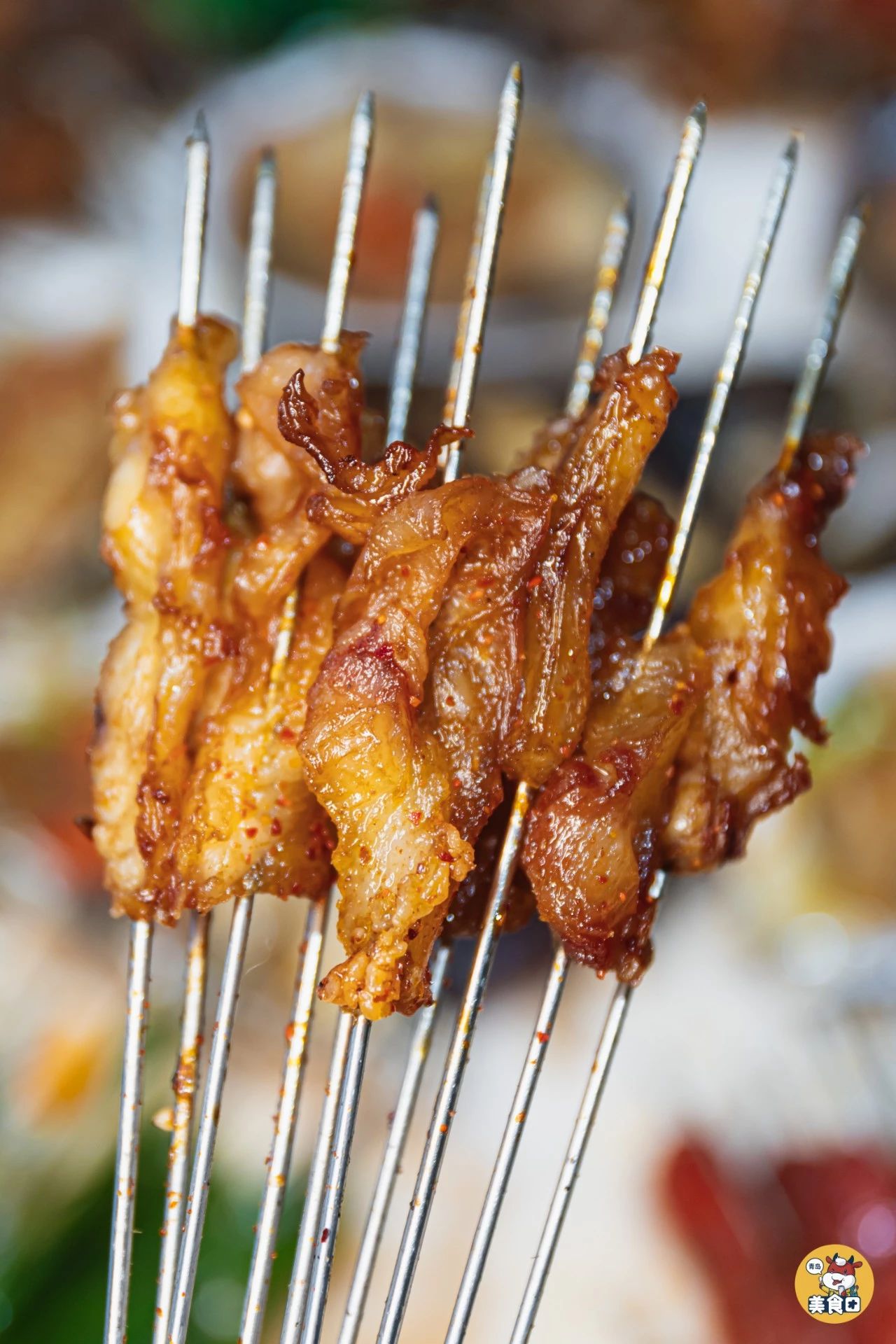 韩肠香糯,鸭舌入味,翅尖香醇;牛鞭,黄喉,驴板肠,猪皮……数不清的串串