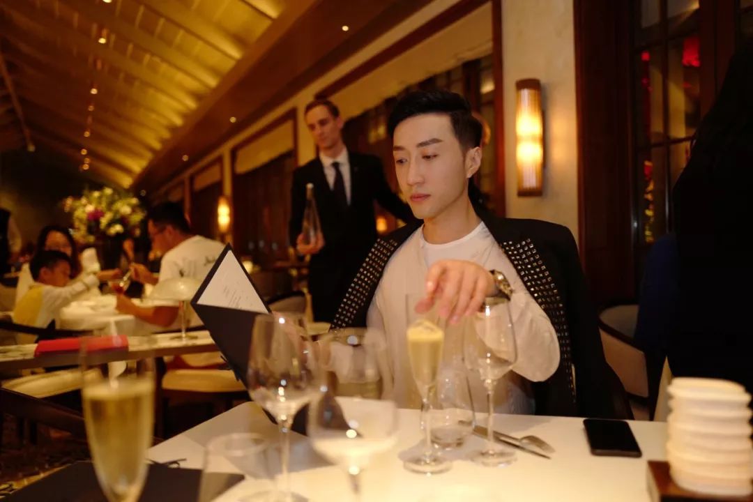 机会||在上海市区住别墅酒店,还有私人管家,你来么?