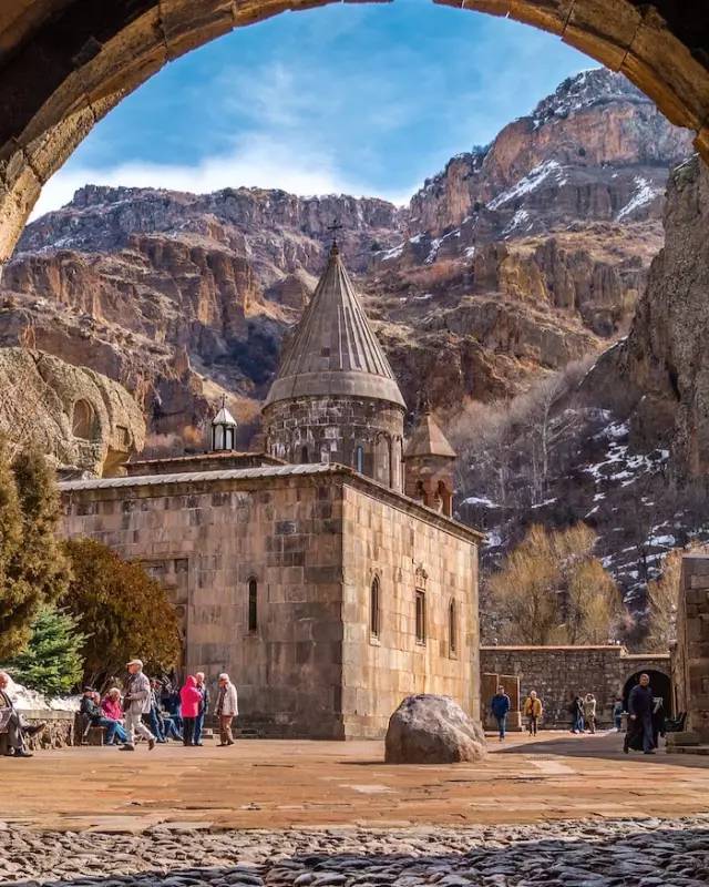 建于诺亚方舟之上的美丽国度