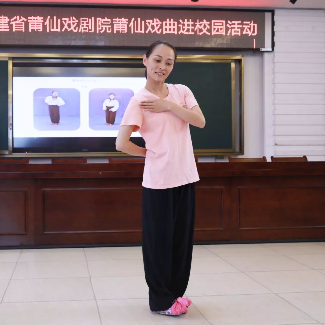 戏曲进校园传承新芽儿