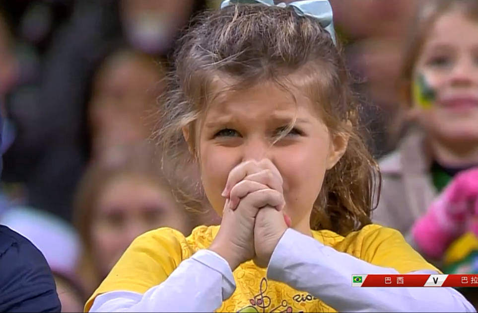 巴西首发:1-阿利森;6-费利佩-路易斯,2-蒂亚戈-席尔瓦,4-马尔基尼奥斯