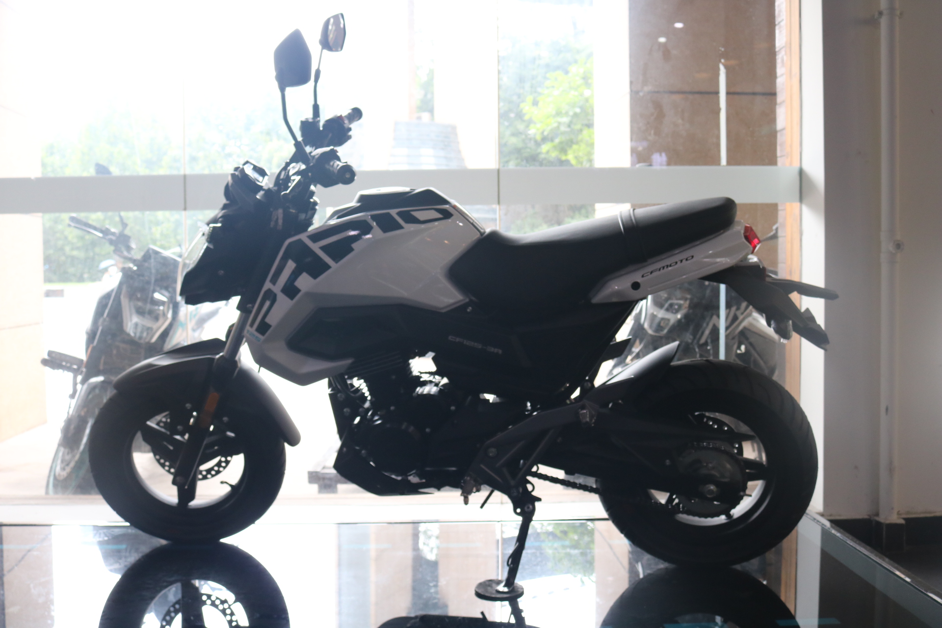 中国女骑手入门佳选春风125-3a摩托,价格8980元时速100公里_搜狐汽车