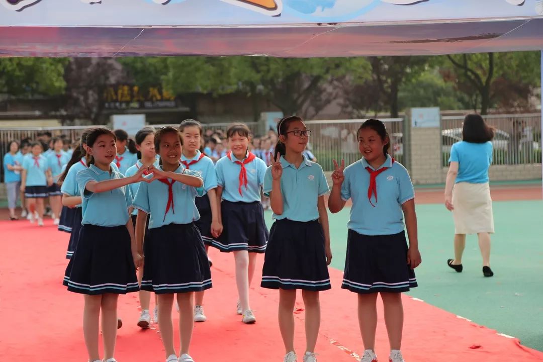 相聚六年相约明天龙川小学举行2019届毕业典礼