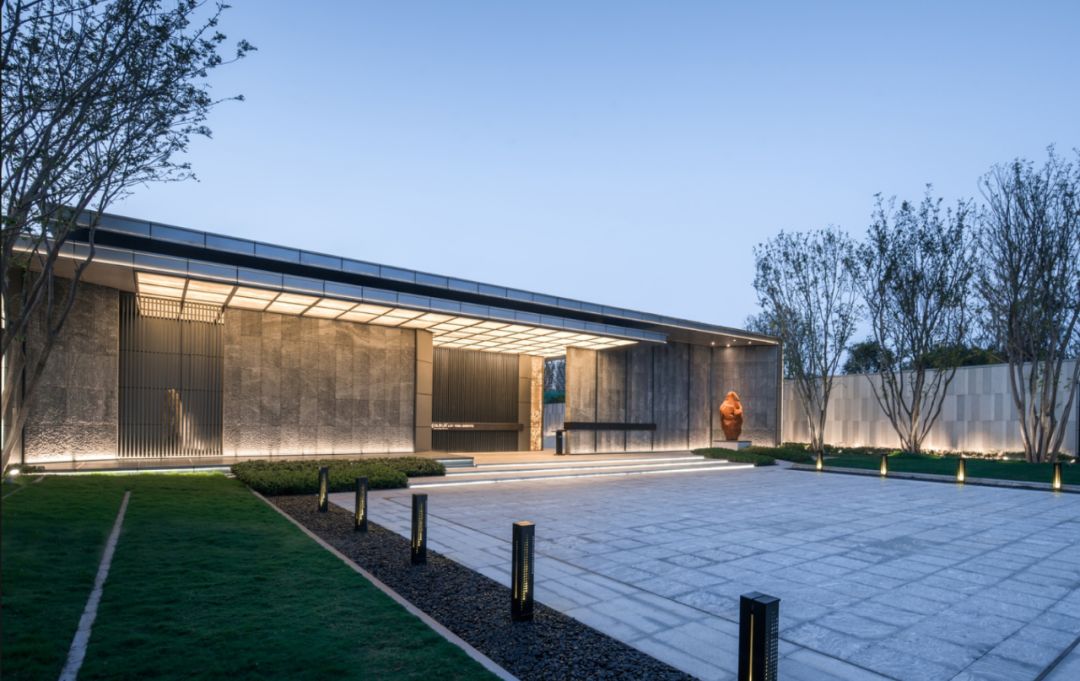 绿都·洛阳府|旋转楼梯上的水墨画卷_实景图