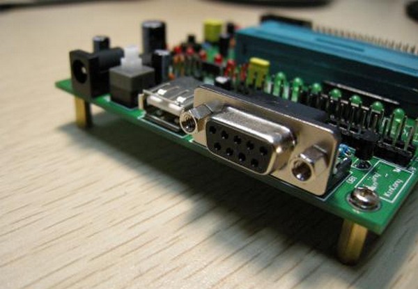 单片机rs232串口单片机和rs485串口远程控制