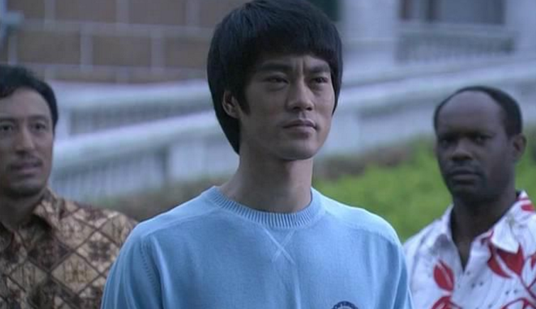 老警开直升机导航,外国龙迷向陈国坤致敬_李小龙