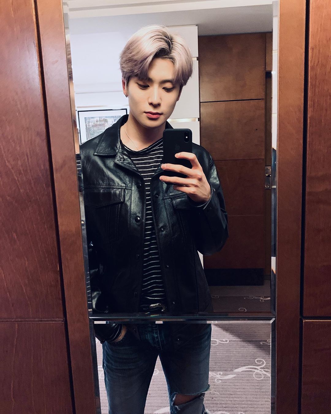 nct在玹,利用皮夹克打造完美"男友照"