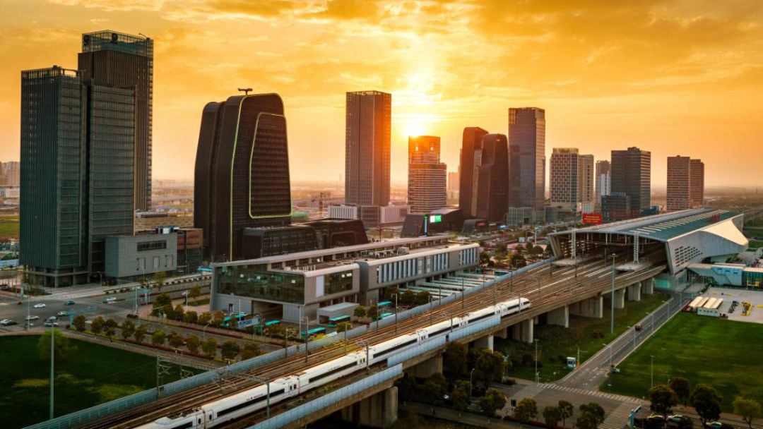 今天这里是国际创客天堂中德中意创赛优质项目亮相苏州高铁新城