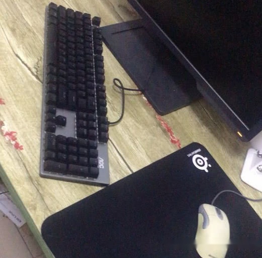 "斜键仙"已成《cf》玩家标签,把键盘斜着放有什么作用?