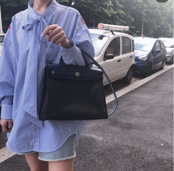 禁得起岁月的打磨依然经久不衰的爱马仕herbag手提包