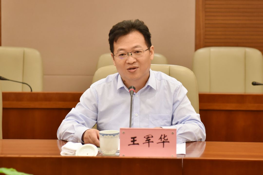 我校校长办公室,党委组织部,发展规划处,教务处,科研处,人事处,金融