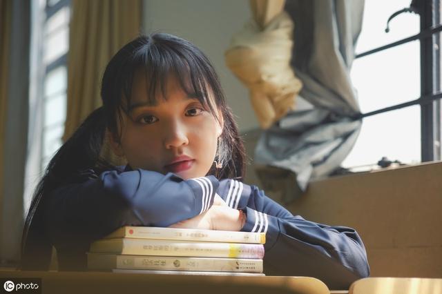 初中女生商场遭殴打 万万没想到,施暴者竟是她们_未成年
