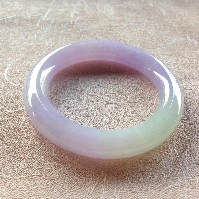 那些让中国女人们心心念念的翡翠手镯搭配