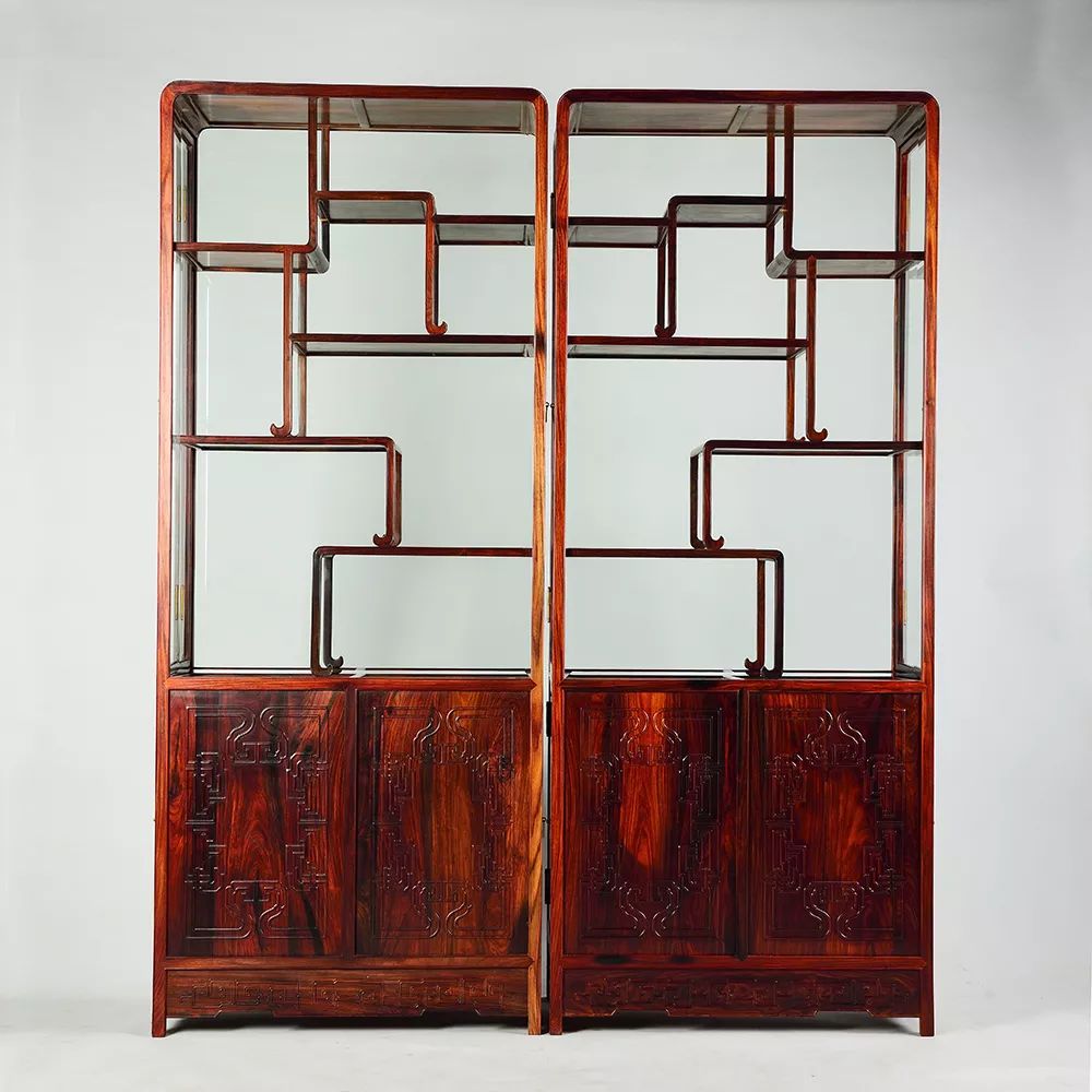 博古架此件紫光檀条桌带有清代宫廷御用家具风格,选材,下料,雕饰,型制