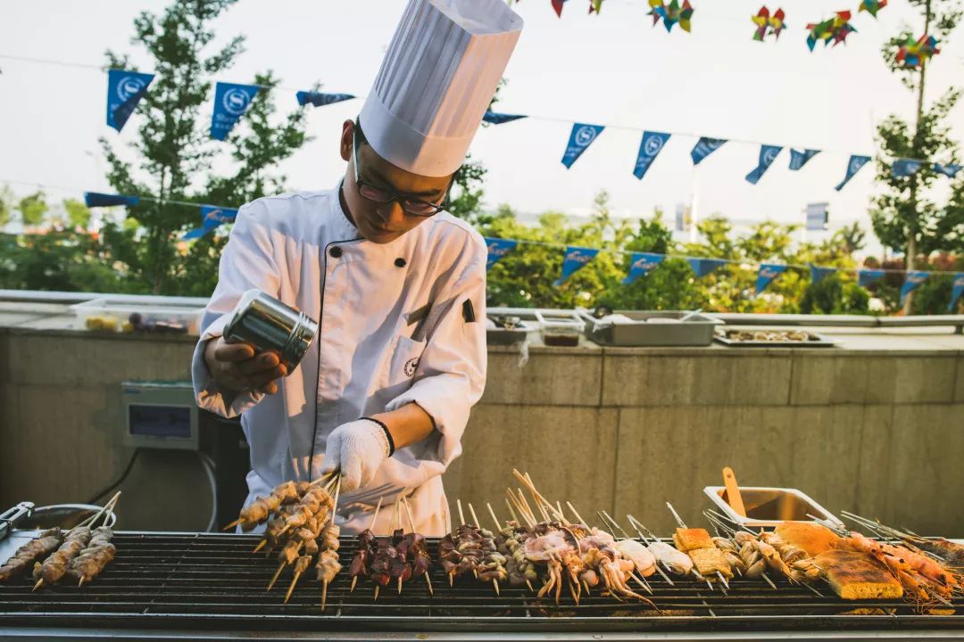 秒杀128元自助午晚餐户外烧烤优惠来袭唐岛湾畔独享夏日傍晚的烟火气