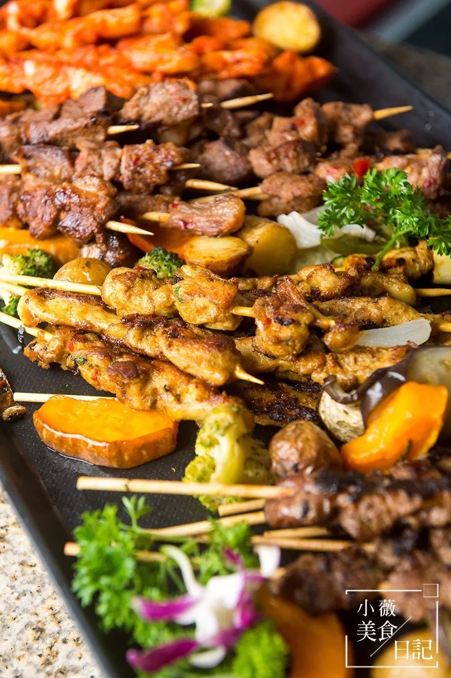 园林,露台,bbq点燃你的夏日派对,更有网红爆浆奶盖蛋糕可撩._烧烤