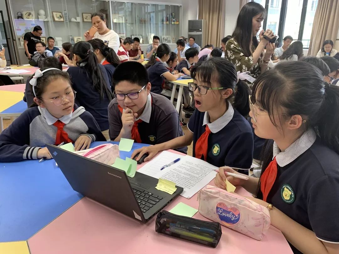 广东省中小学骨干教师跨学科综合能力提升培训班莅临我校参观