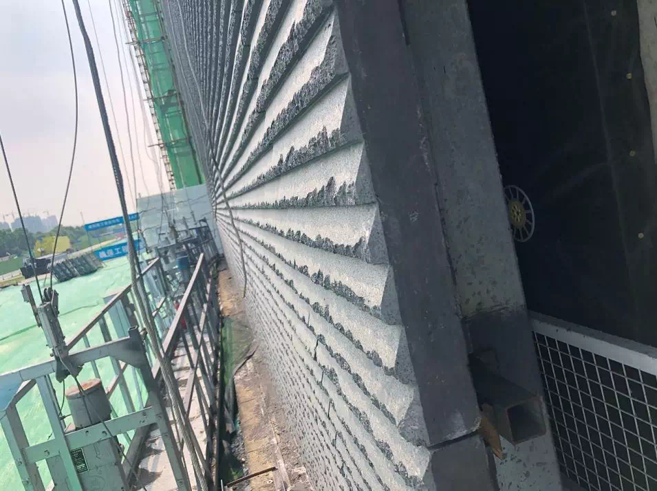 (博物馆抗震柱)来源:阜阳日报记者 杨燕