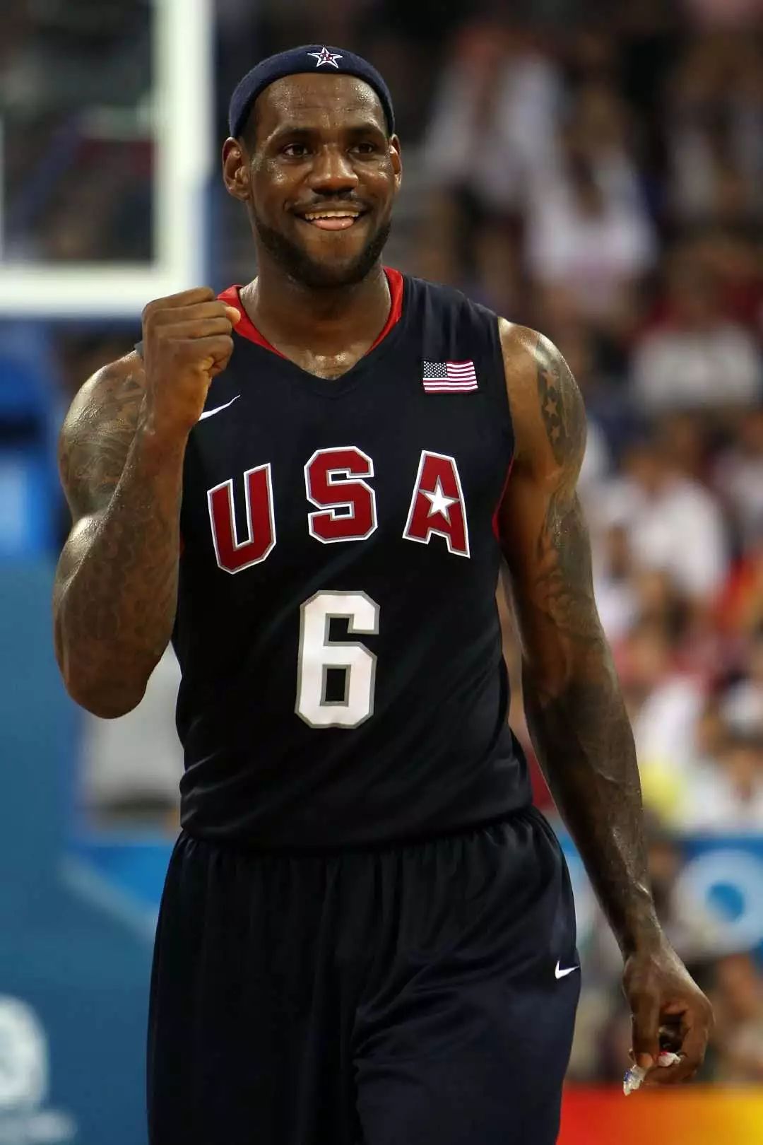 浓眉慷慨放弃400万保证金,湖人再签23号!_詹姆斯