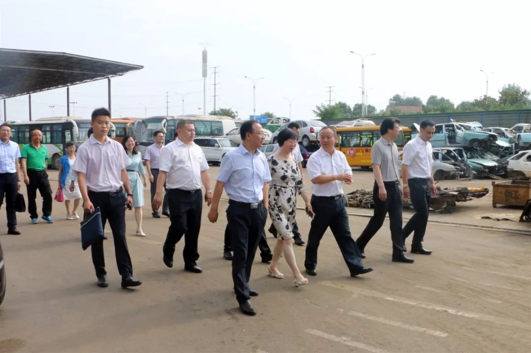 东风鸿泰公司副总经理,资源循环公司董事长万义军,武汉科技大学副校长