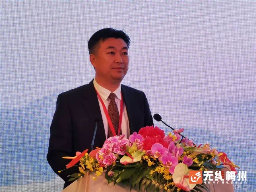 大埔县委副书记,县长熊锋松致辞据了解,广东大埔县于2015年向国际自然