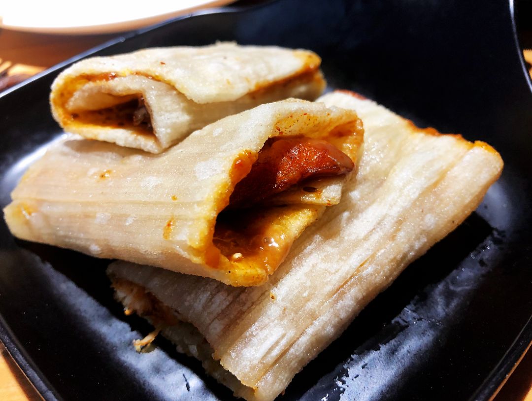 炸冷面卷烤冷面有很多口味可以自选,最值得称赞的是烤冷面的火候,软硬