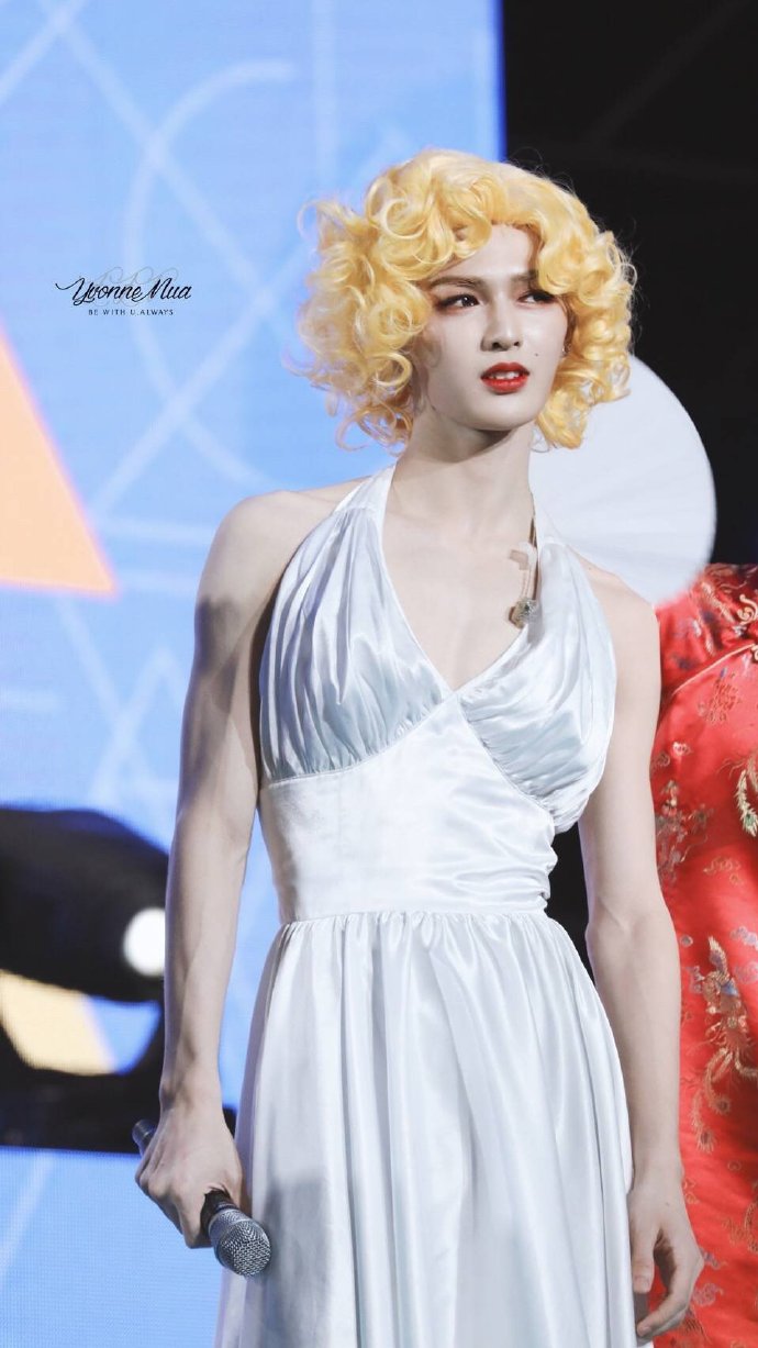 男扮女装的绝美瞬间玛丽莲梦廷你绝对不能错过