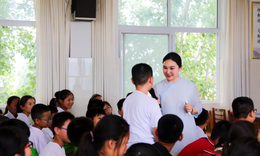 孔子礼仪文化学校高级讲师高慧丽老师到曲阜市圣林中学开展新时代文明