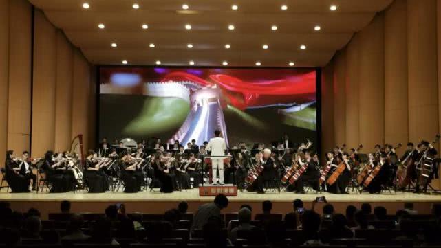 尔室内乐团常任指挥,长影乐团签约指挥曲鑫执棒,长影乐团携手具雪梅