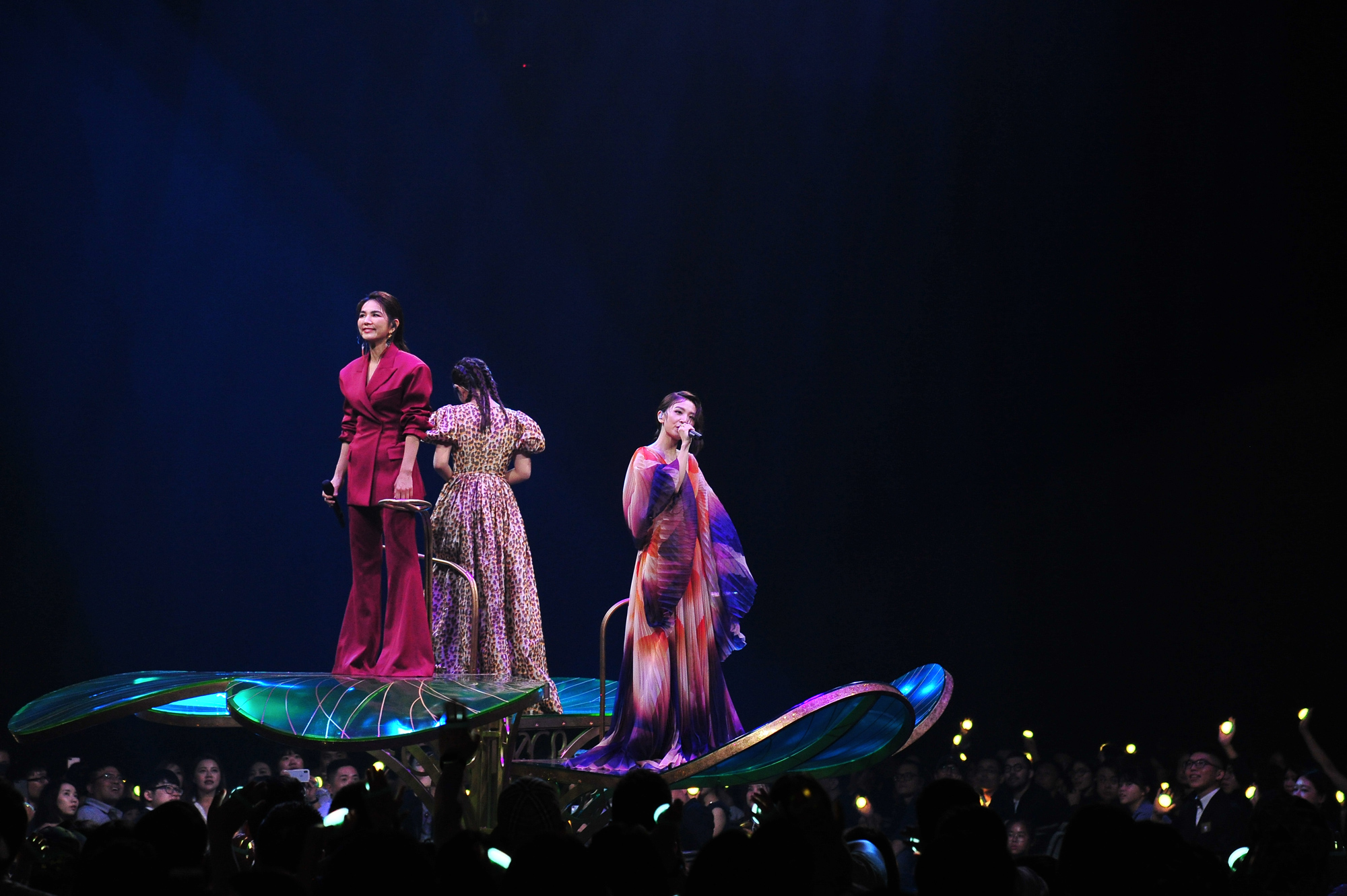 终于合体了!she金曲串烧惹歌迷泪奔